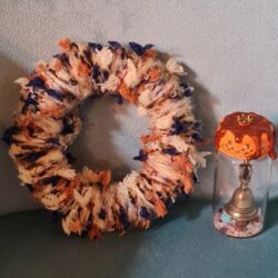 Gluecksflaeschchen Edelsteine Kristallquarz Messingglocke Mini-Kranz Deko