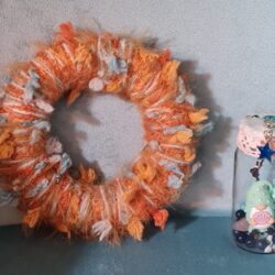 Wichtel Glücksfläschchen Skandinavische Deko Perlen Mini-Kranz Orange Türkis