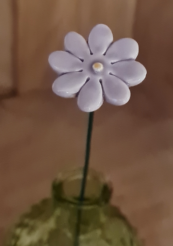 Gänseblümchen aus Keramik